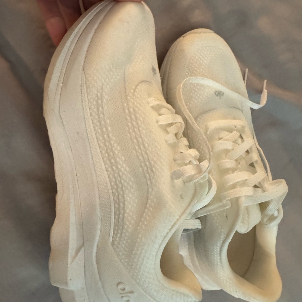 White Athletic Sneakers ALO RUNNERS